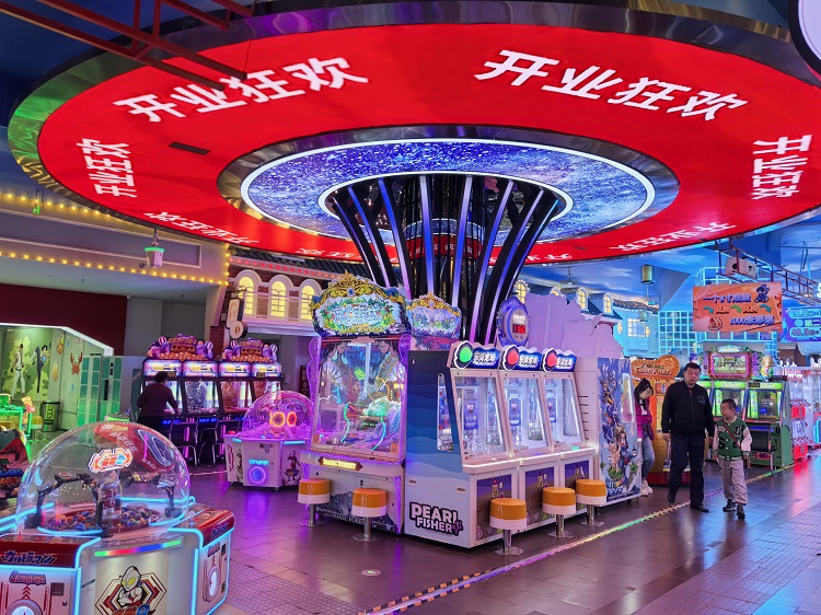 新华广场网红街业态升级 十一假期“亲子遛娃 就去网红街”